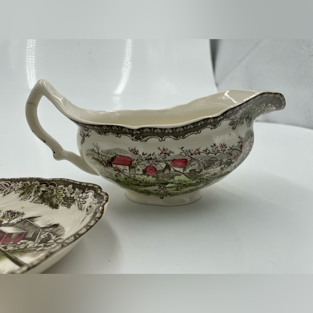 Vintage Johnson Bros England Gravy Boat & Saucer Friendly Village. - Picture 3 of 8